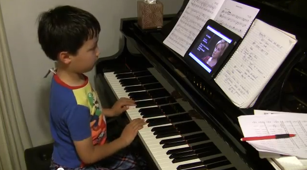 kids piano lesson